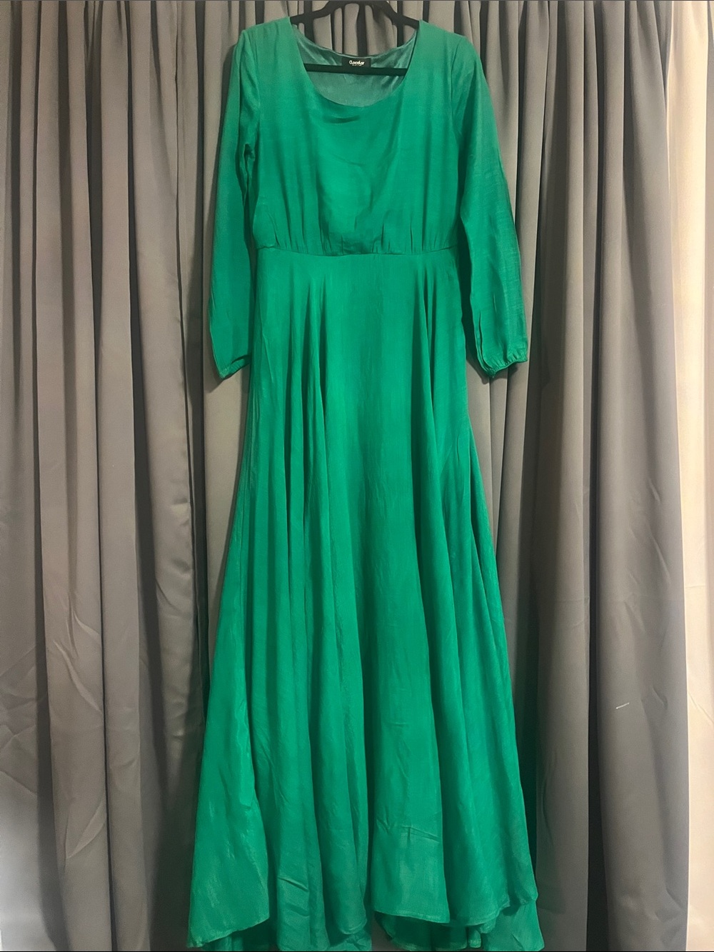 Emerald Green Long-Sleeve Maxi Dress
